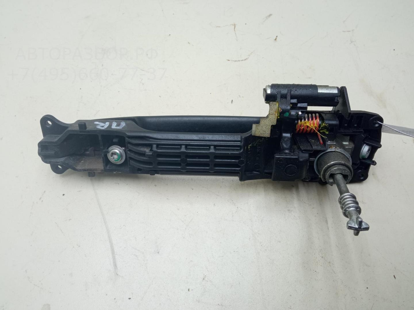 Ручка двери передней наружная правая