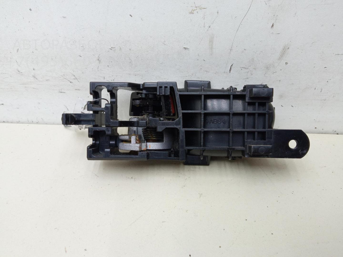 Ручка двери передней внутренняя правая