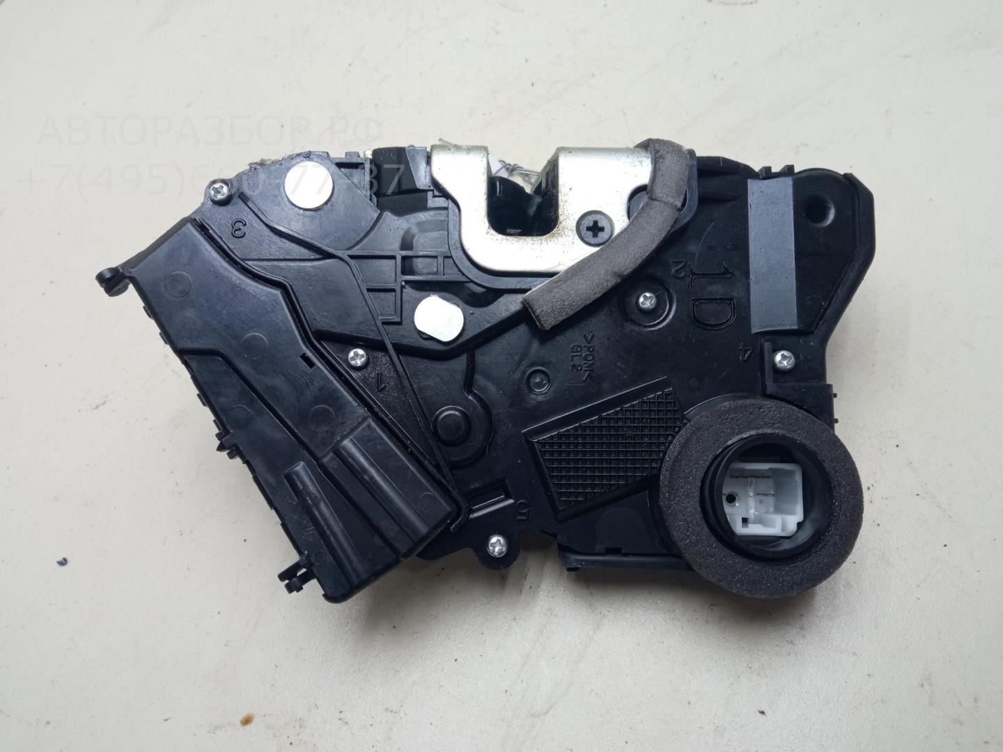 Замок двери передней левой