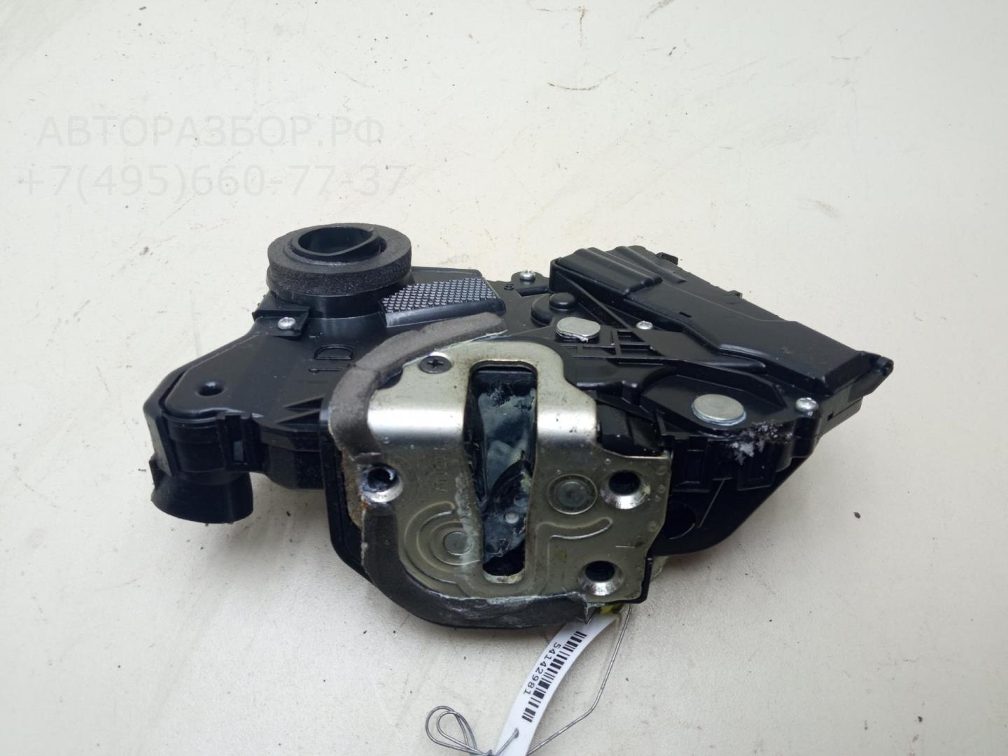 Замок двери передней левой