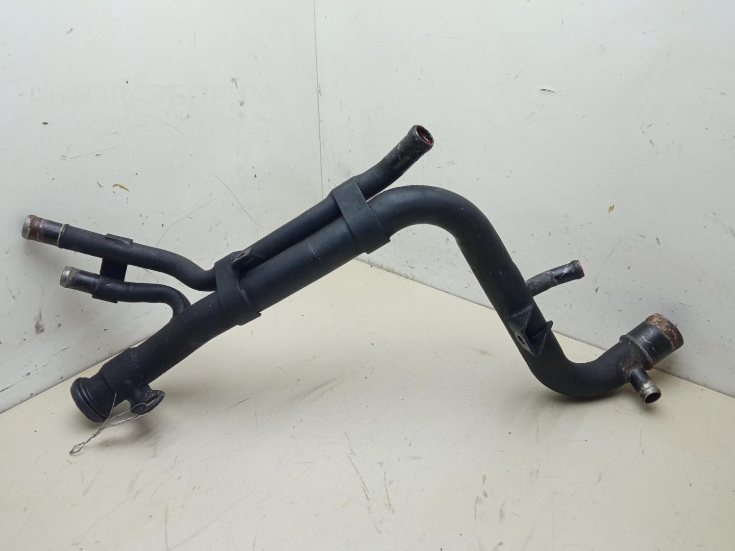 Трубка системы охлаждения