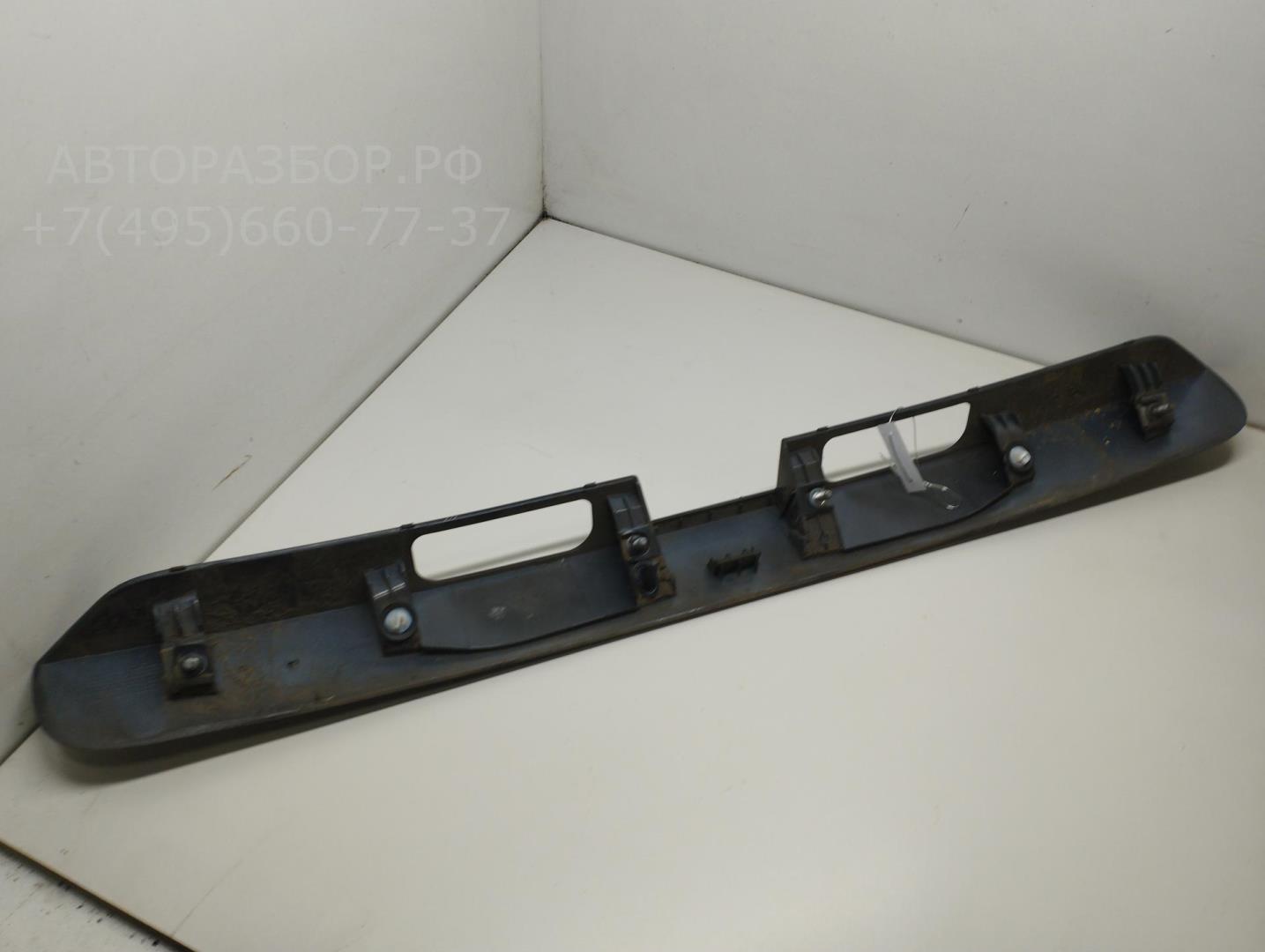 Накладка крышки багажника