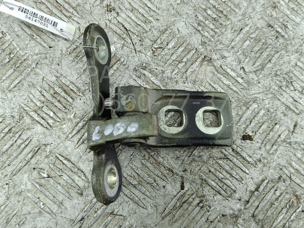 Петля двери