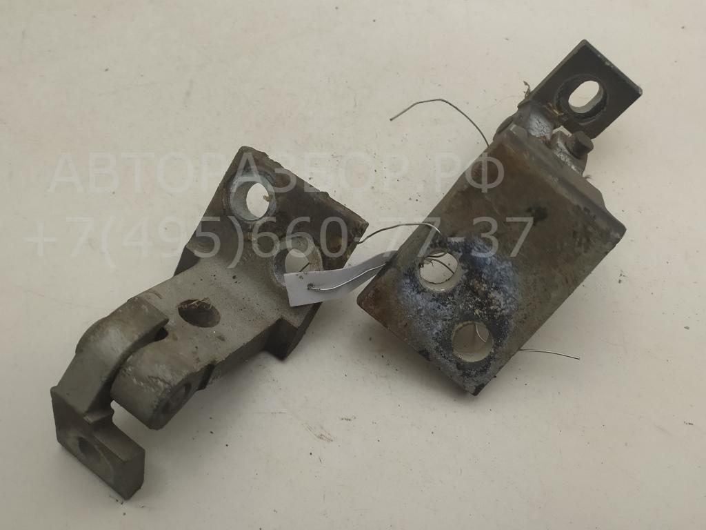 Петля двери