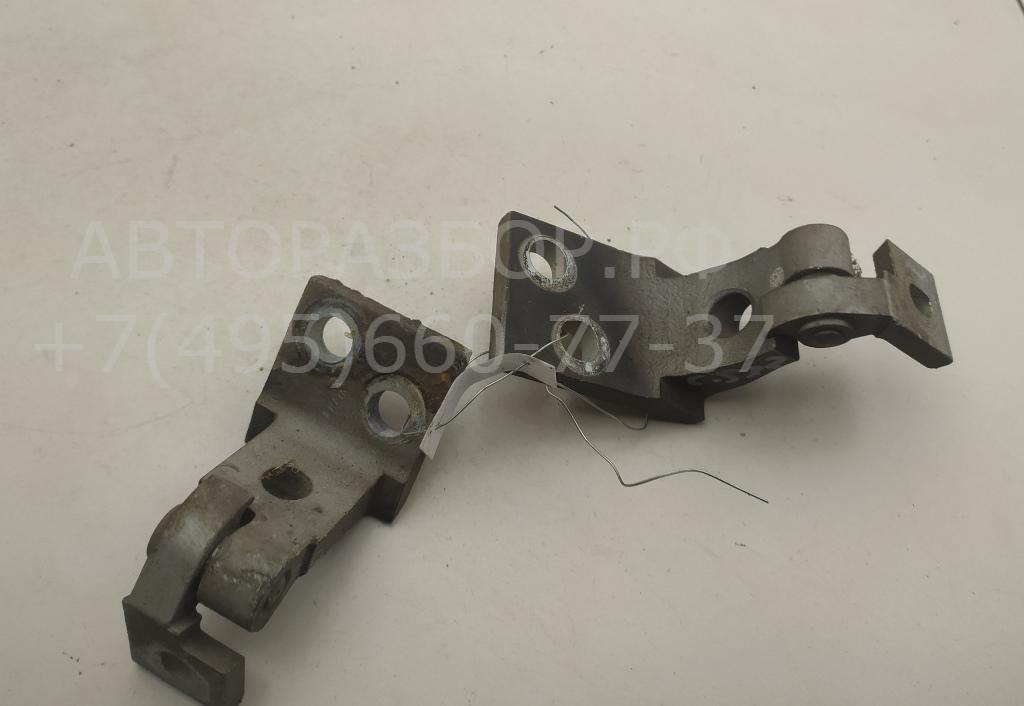 Петля двери