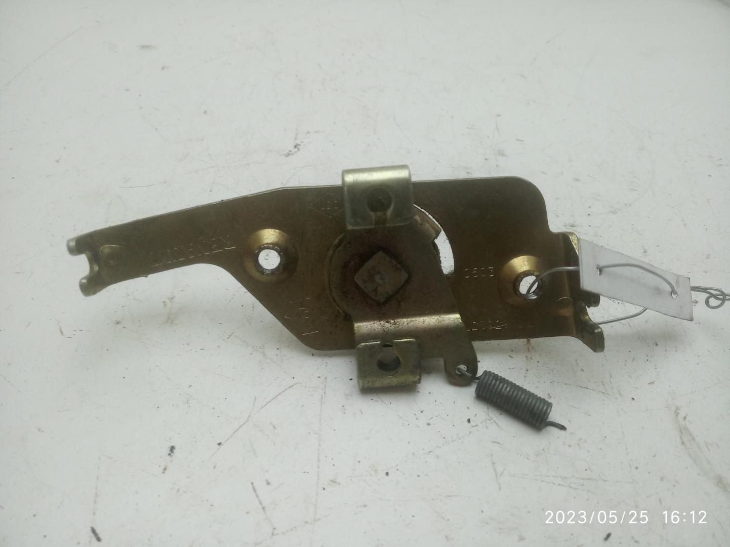 Замок двери задней правой