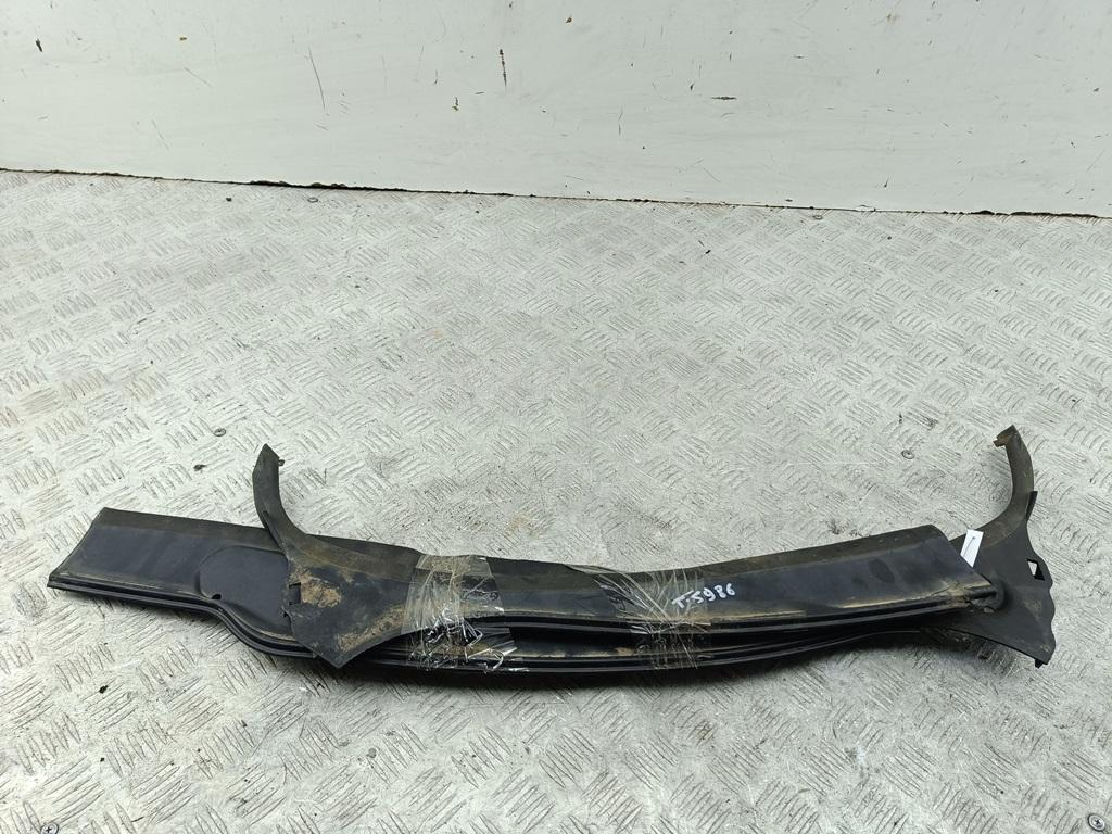 Решетка стеклоочистителей (Жабо)