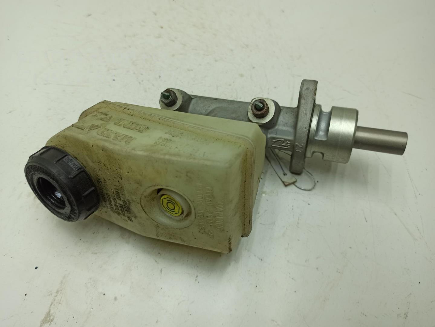 Цилиндр тормозной главный