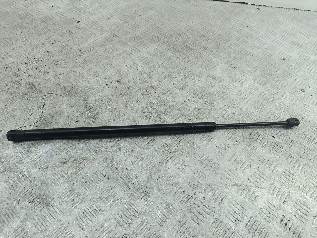 Амортизатор крышки багажника