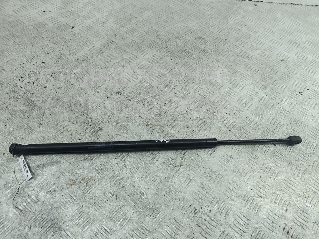 Амортизатор крышки багажника