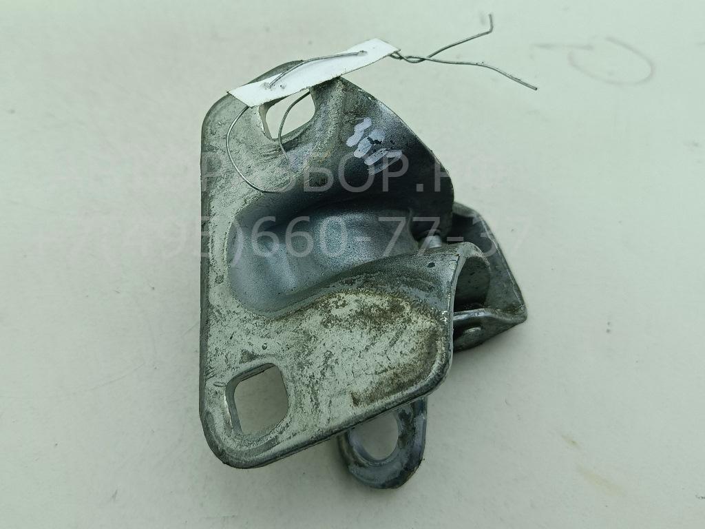 Петля двери