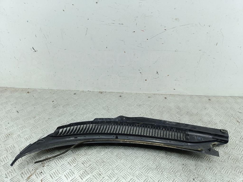 Решетка стеклоочистителей (Жабо)