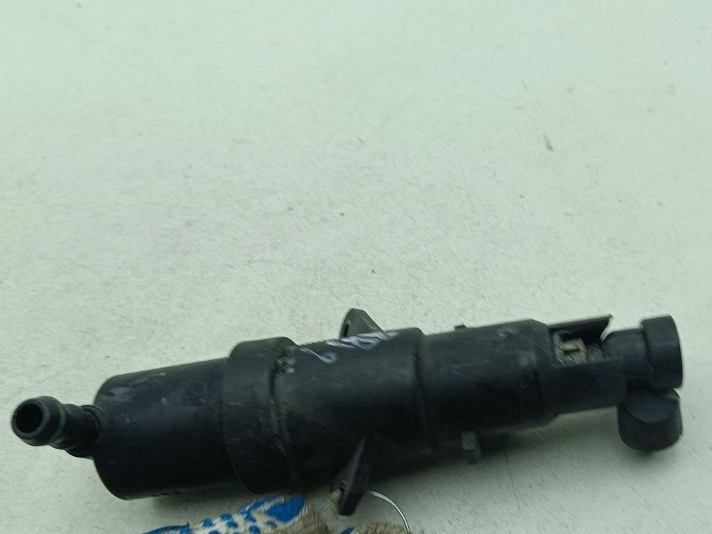 Форсунка омывателя фары