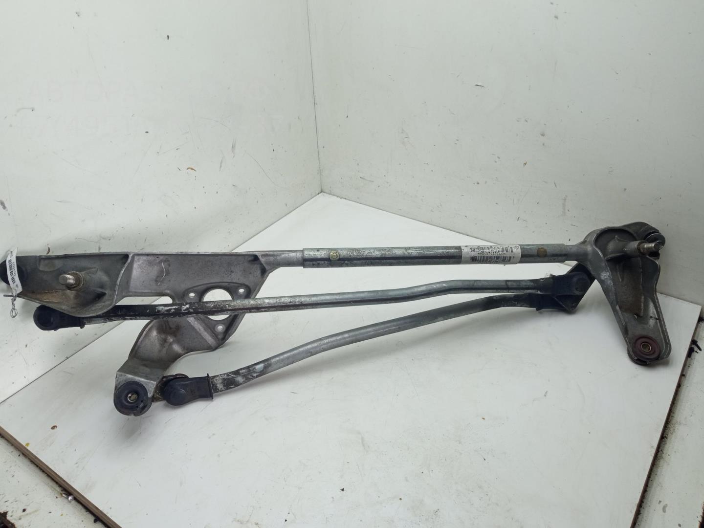 Моторчик стеклоочистителя передний