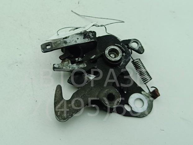 Замок капота