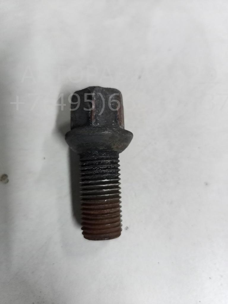 Болт колесный