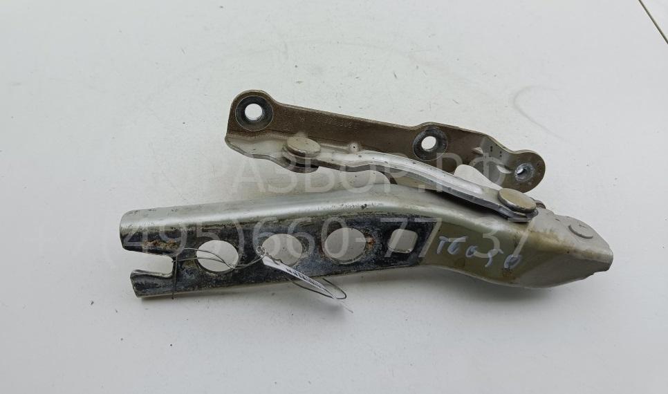 Петля капота правая