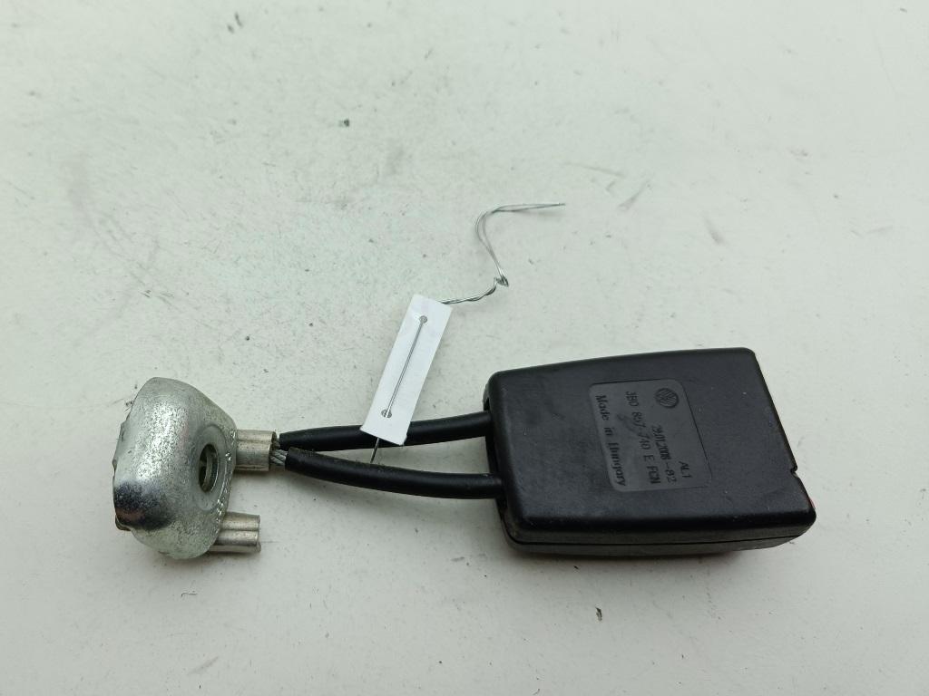 Ответная часть ремня безопасности