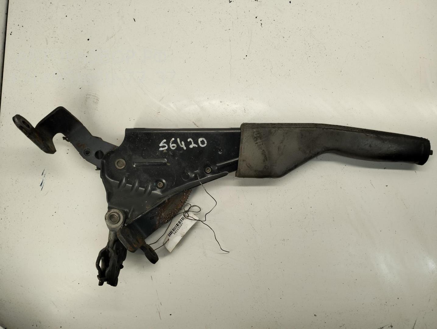 Рычаг стояночного тормоза