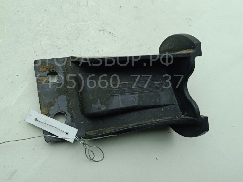 Кронштейн заднего бампера правый