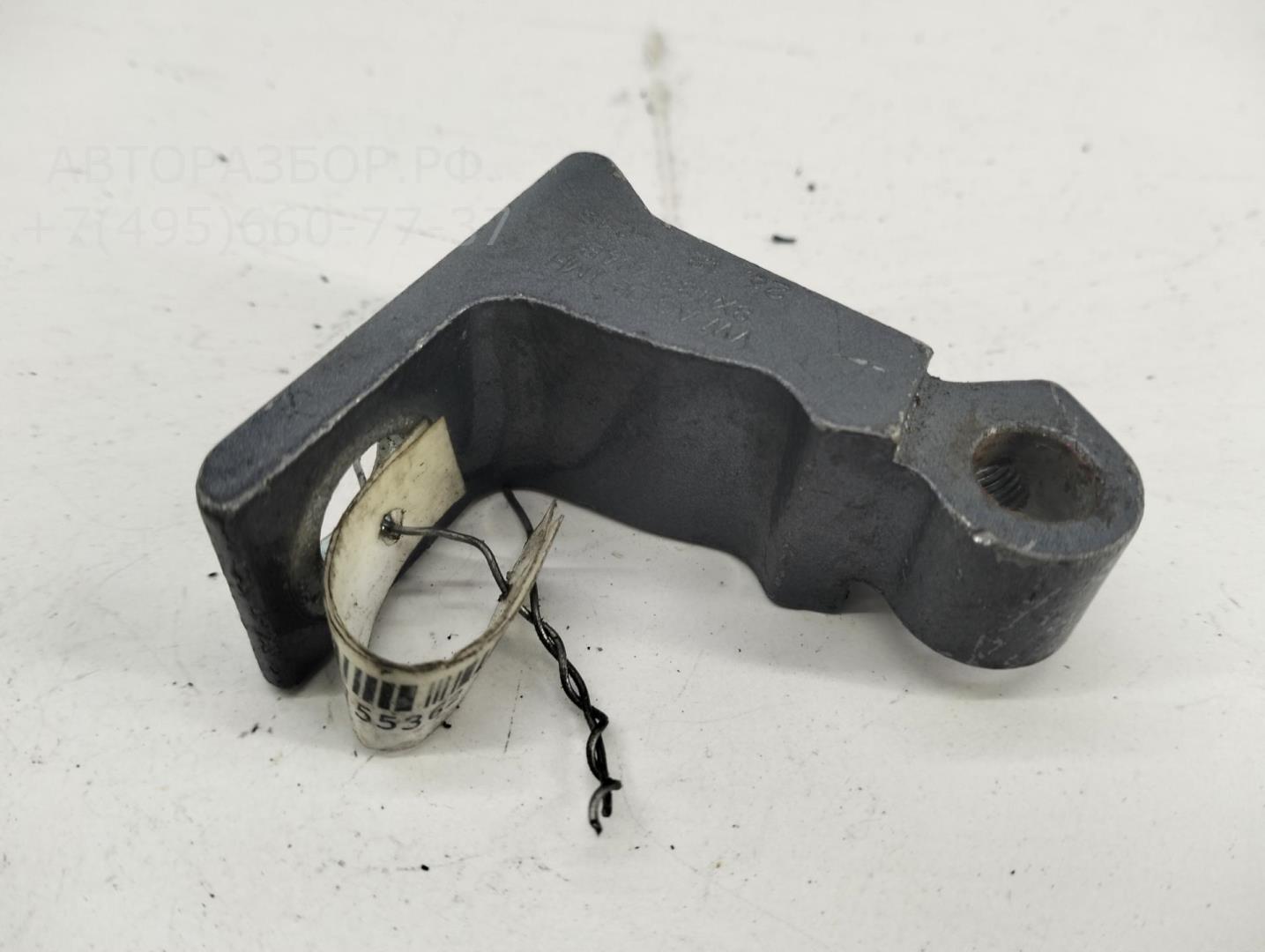 Петля двери