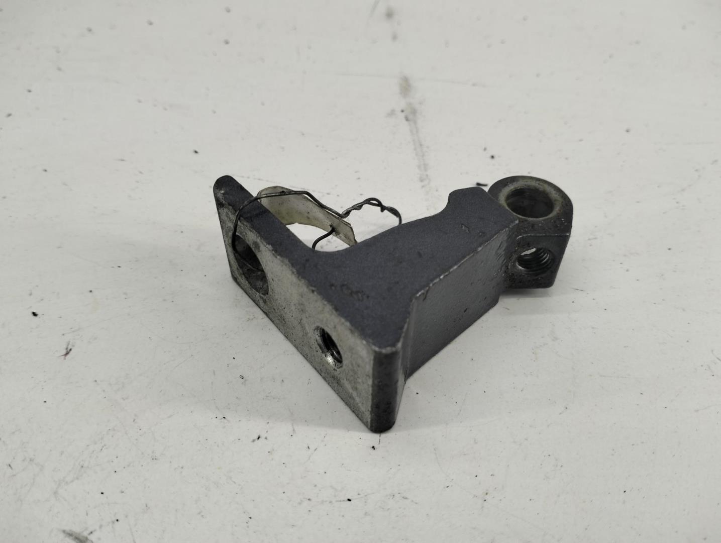 Петля двери