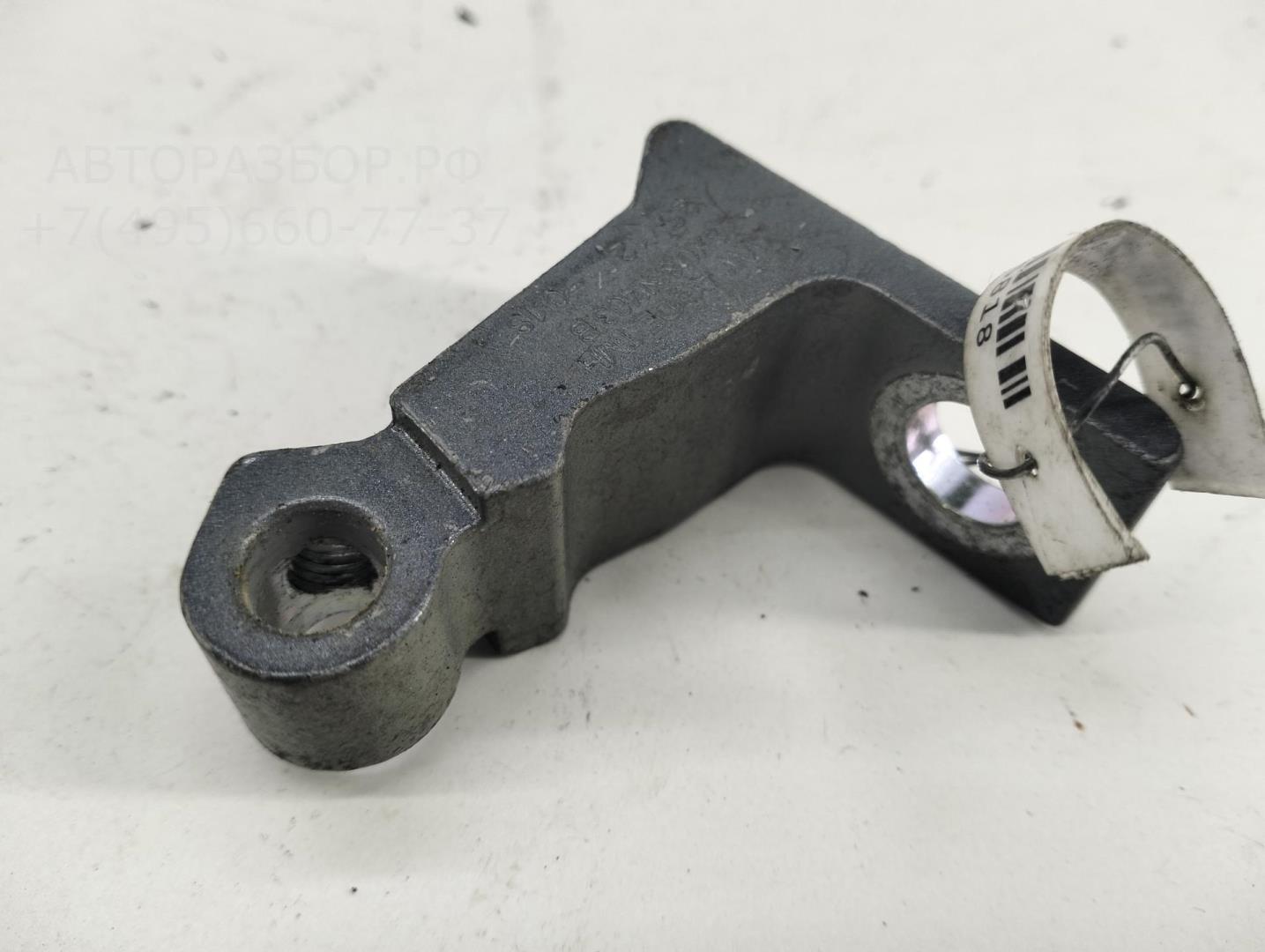 Петля двери