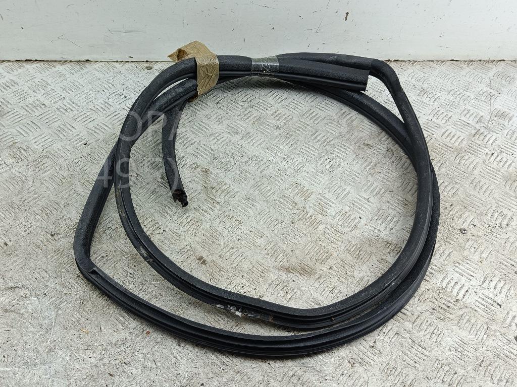 Уплотнитель двери