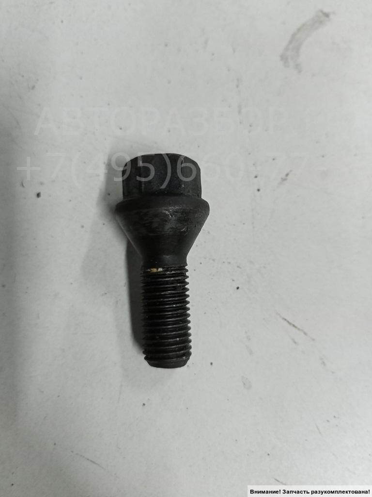 Болт колесный