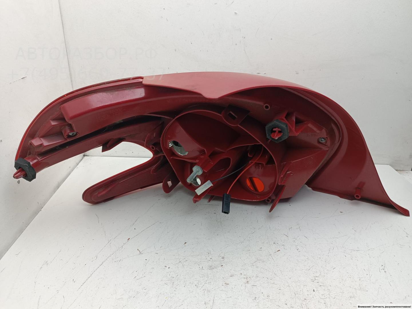 Фонарь задний правый