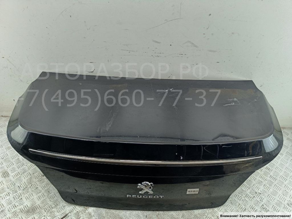 Дверь багажника