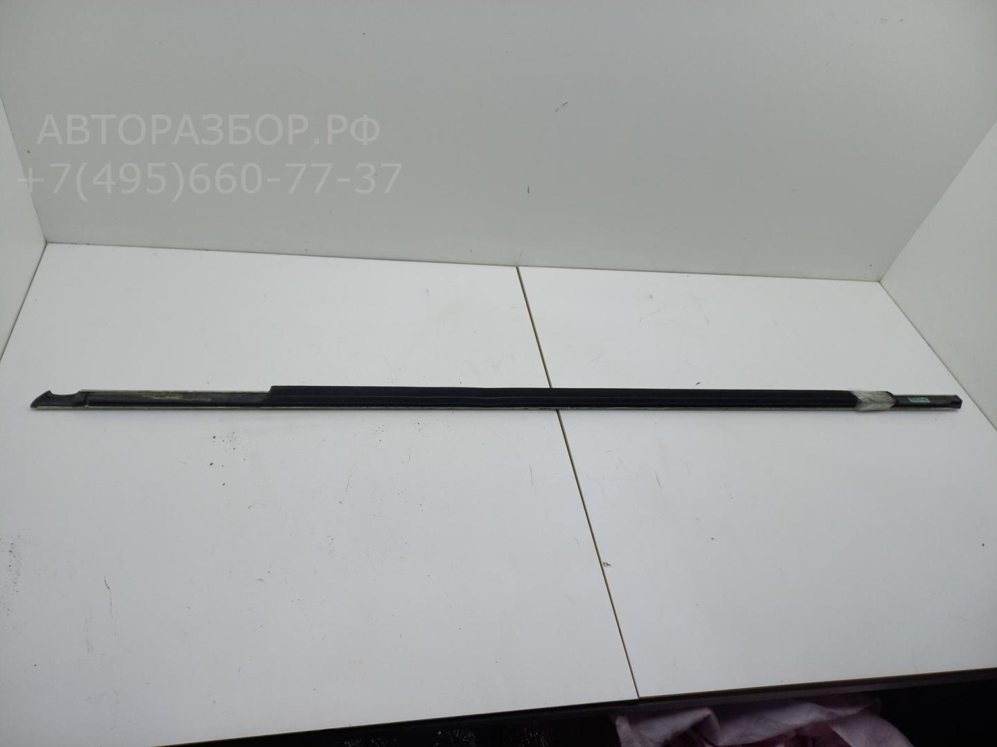 Накладка стекла переднего правого