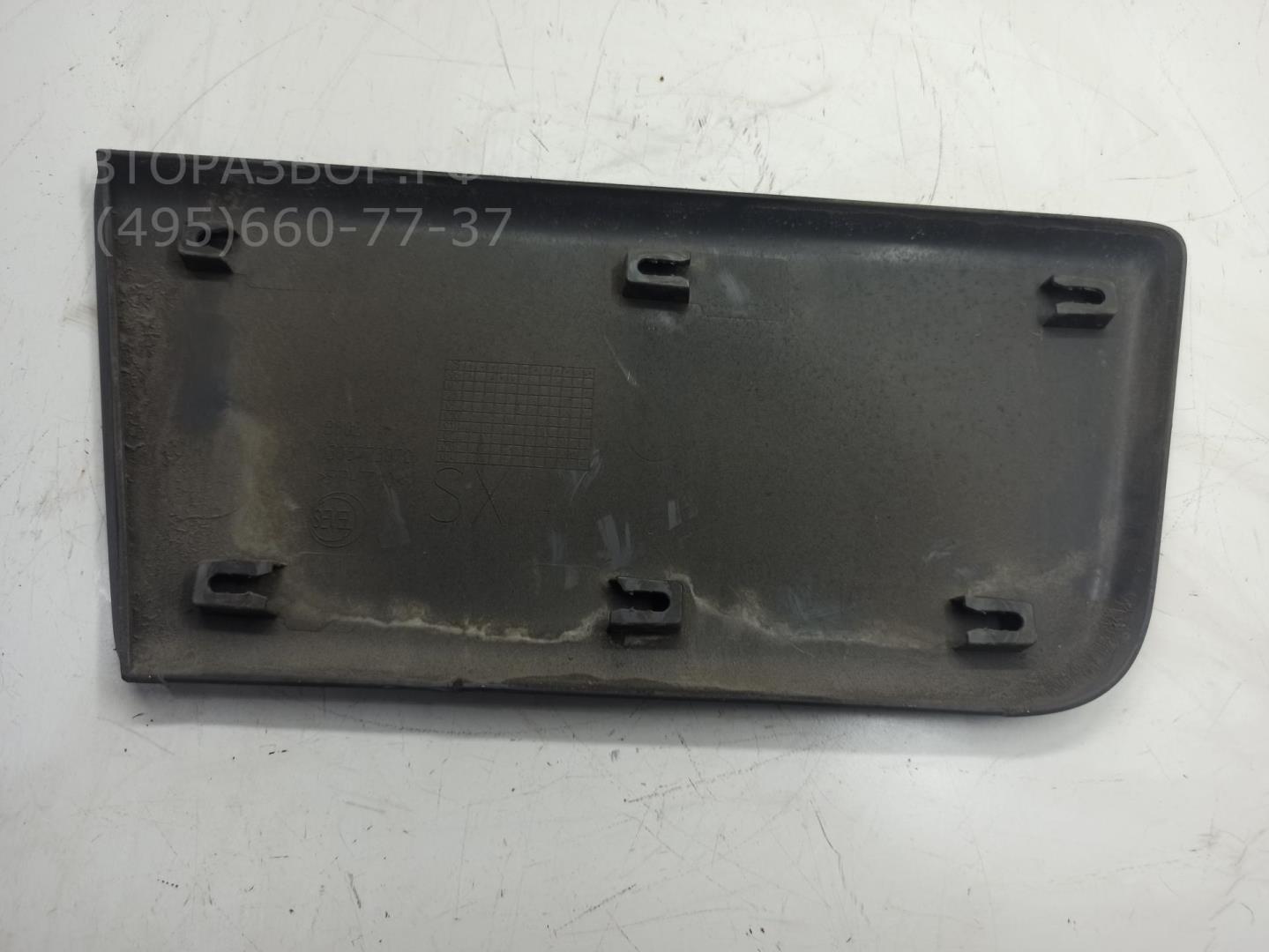 Молдинг двери передней левой