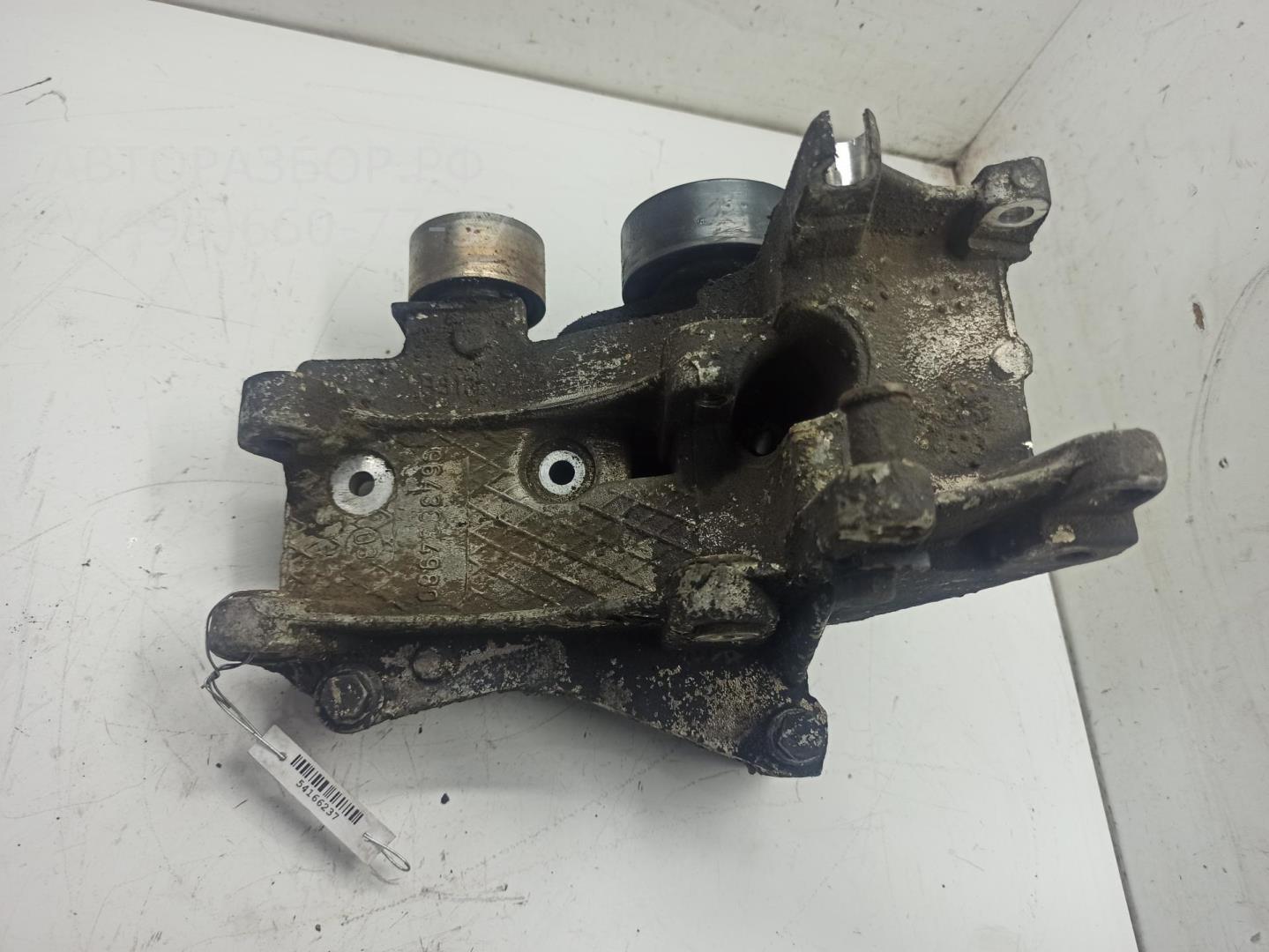 Кронштейн генератора