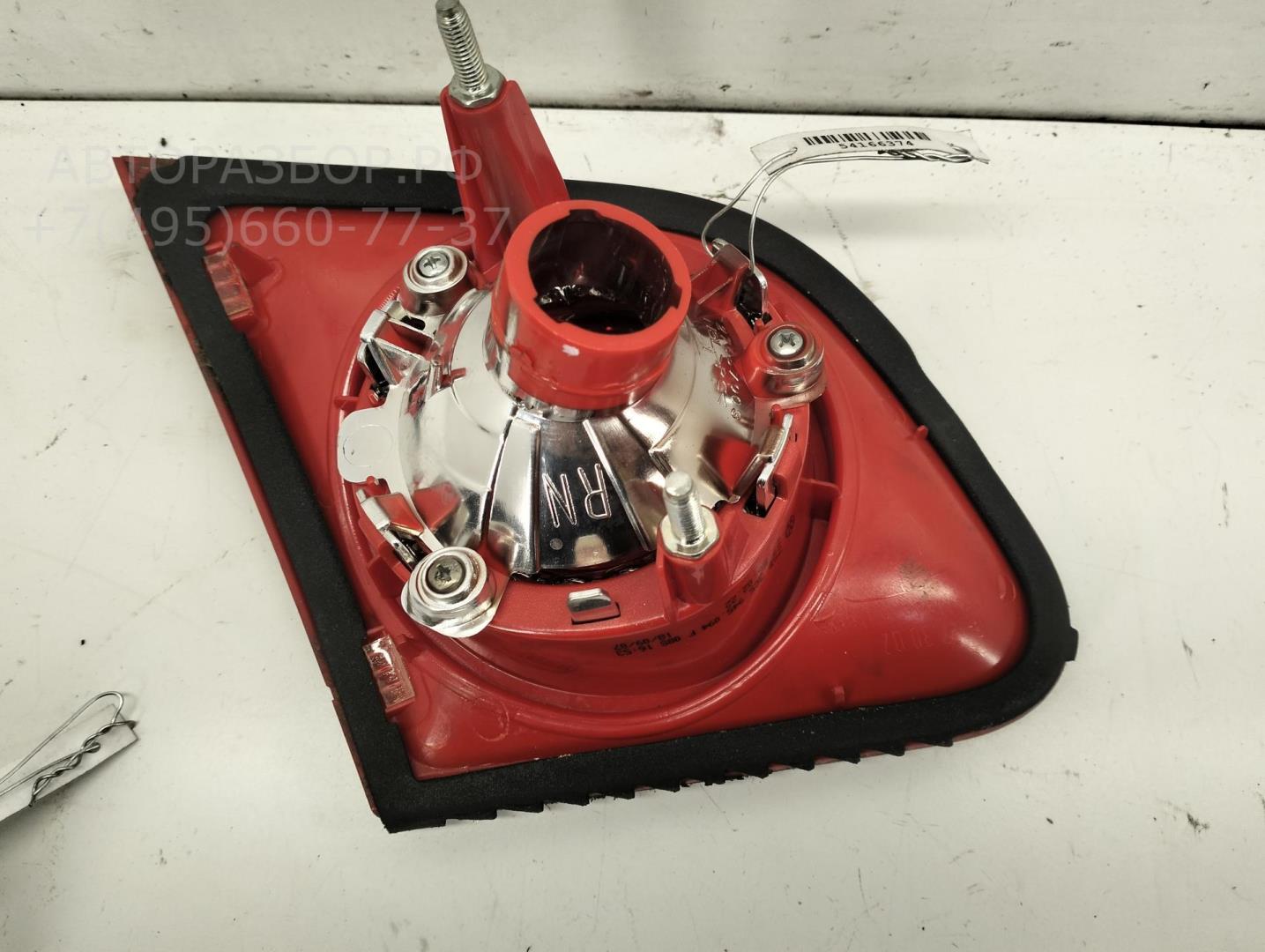 Фонарь задний внутренний правый