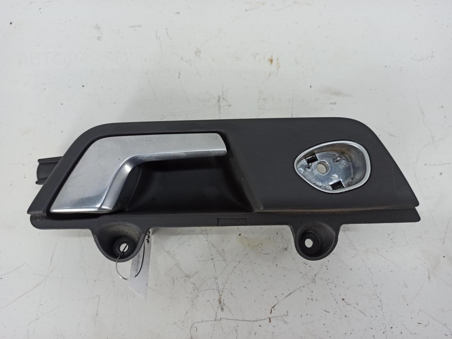 Ручка двери передней внутренняя правая