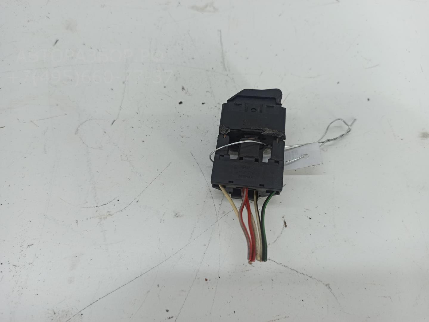 Кнопка стеклоподъемника