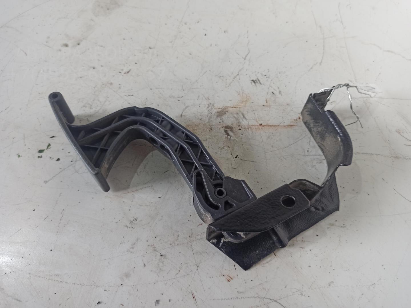 Ручка открывания капота