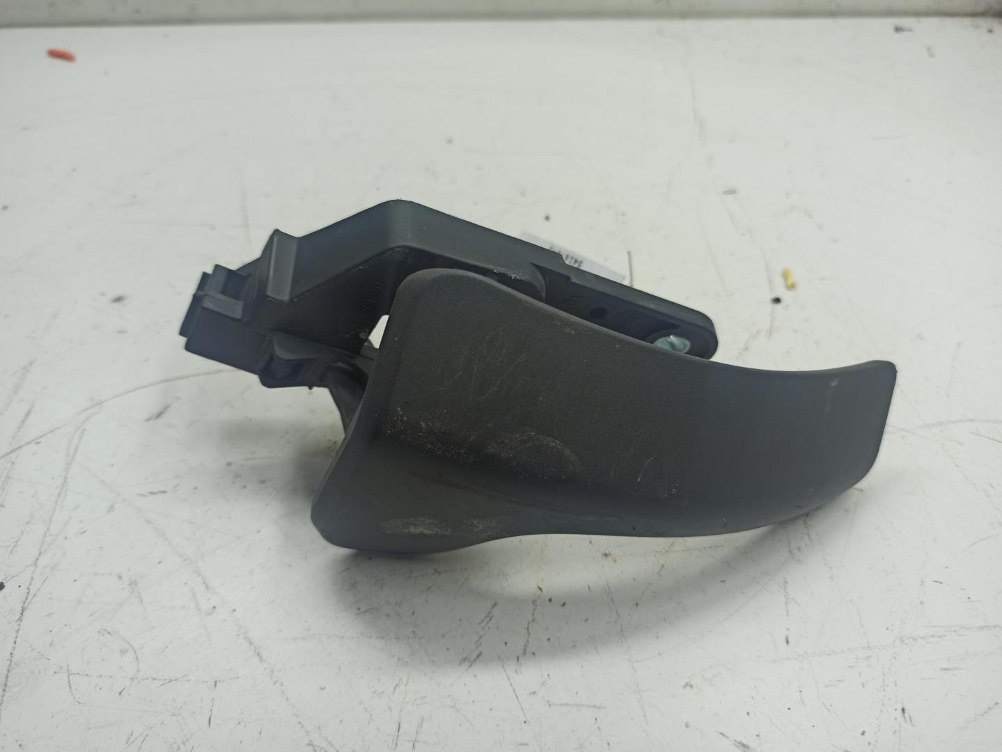 Ручка двери передней внутренняя правая