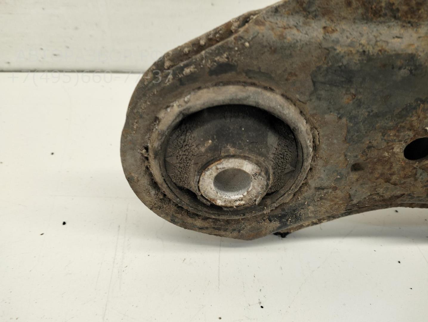 Рычаг передний правый