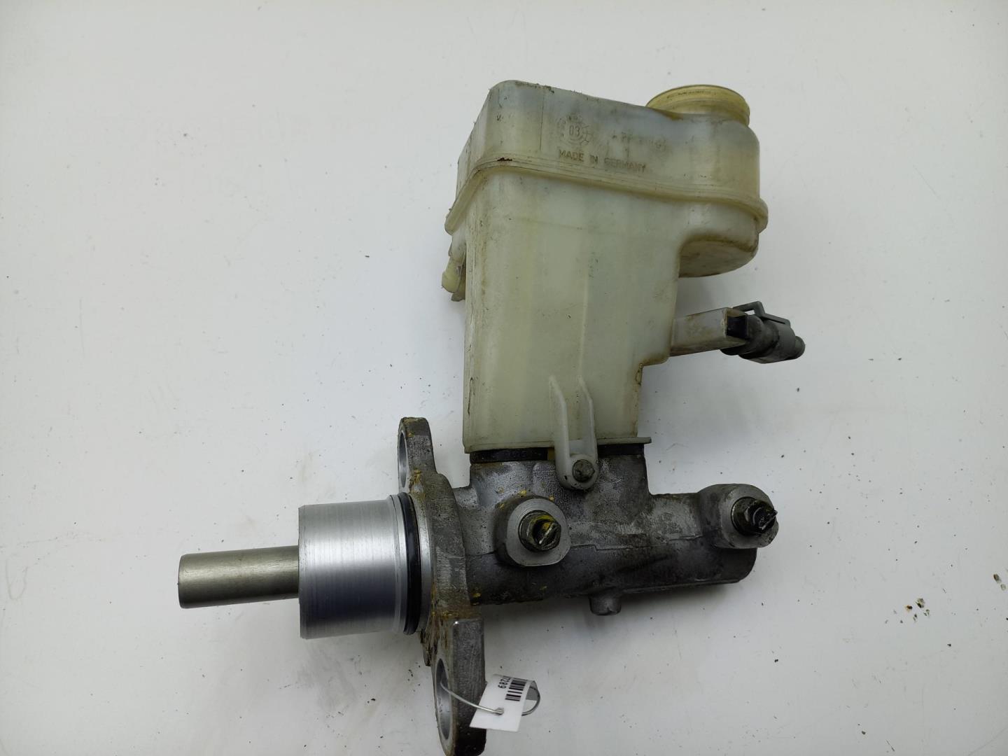 Цилиндр тормозной главный