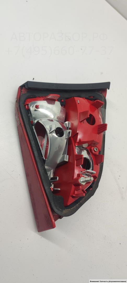Фонарь задний внутренний правый