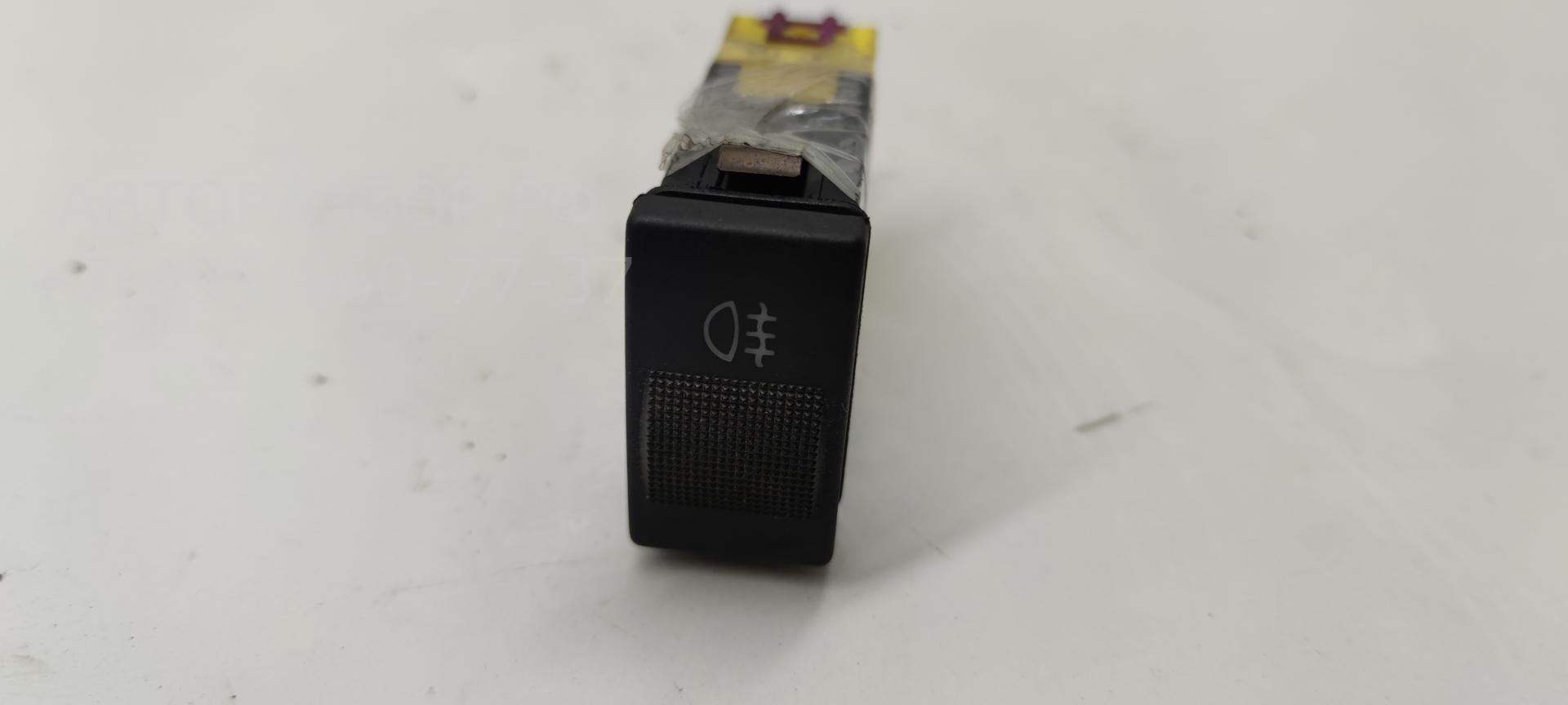 Кнопка света противотуманных фар