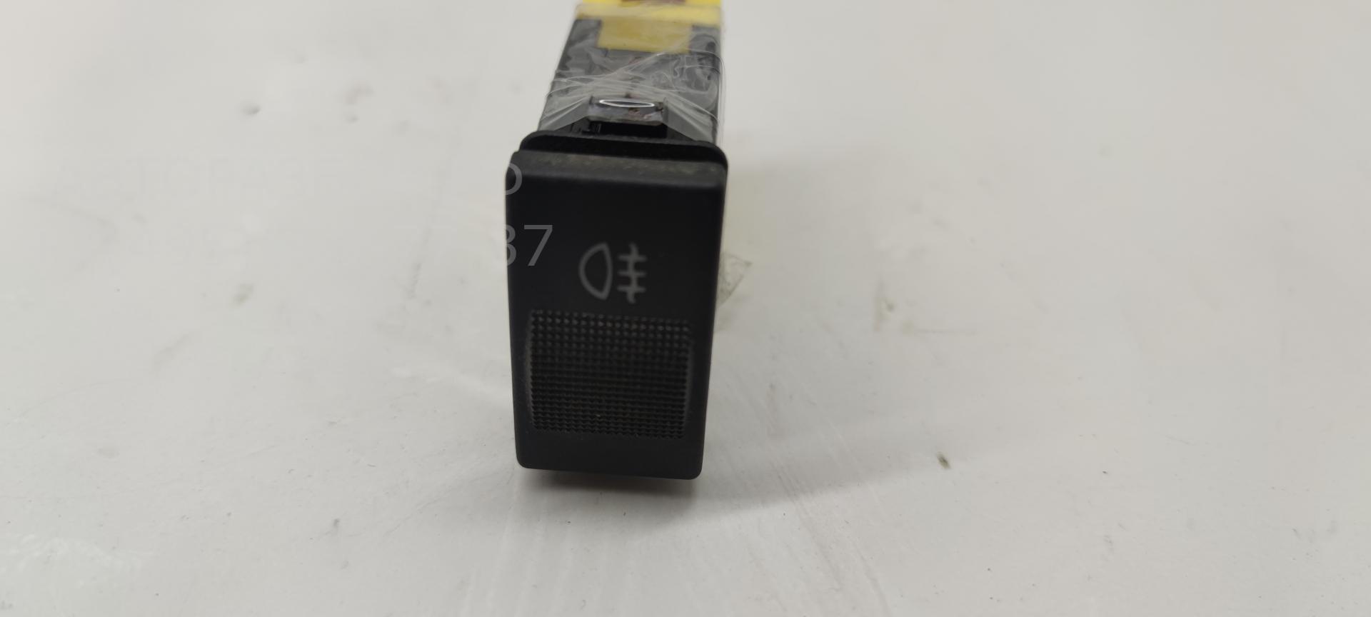 Кнопка света противотуманных фар