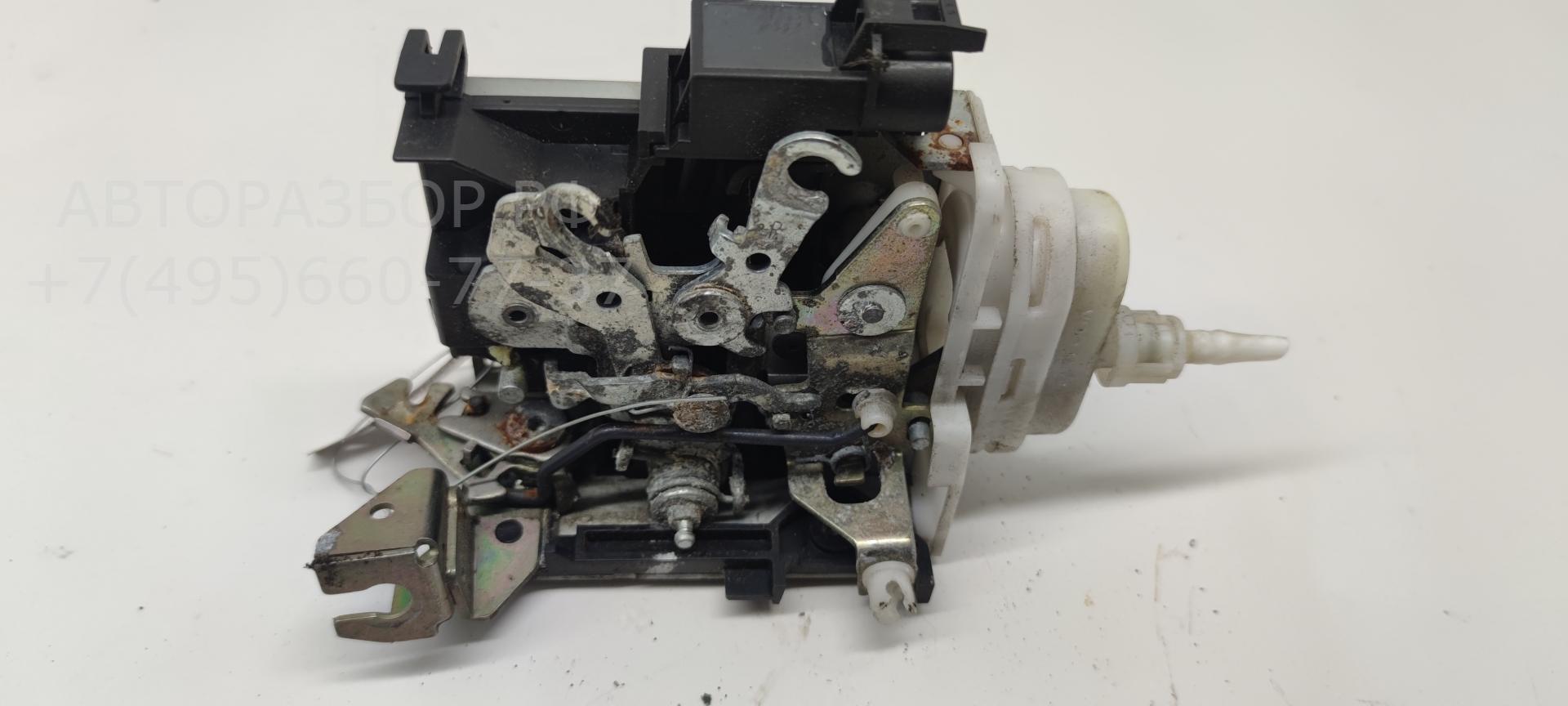 Замок двери передней правой