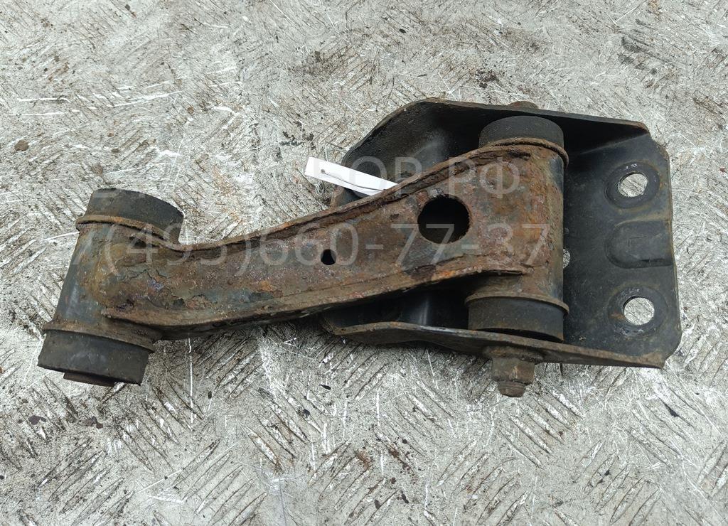 Рычаг передний левый