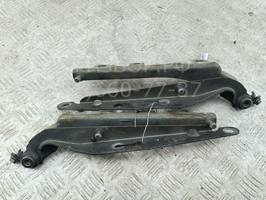 Петля капота левая