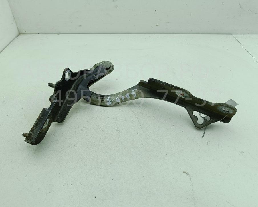 Петля капота левая