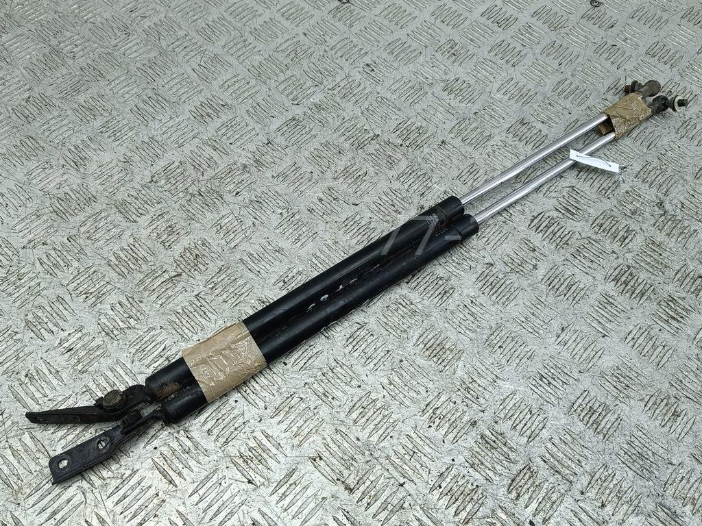 Амортизатор двери багажника