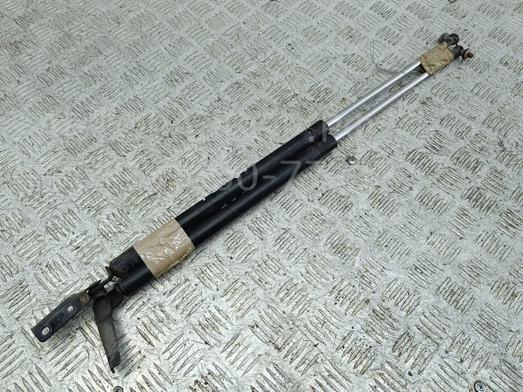 Амортизатор двери багажника